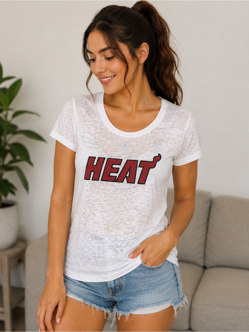 Adidas Miami Heat Dwyane Wade #3 Burnout Tee Womens Small NBA Basketball  (J)